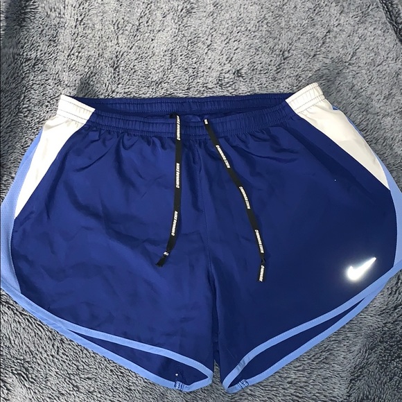 Nike women’s running shorts - Picture 2 of 3